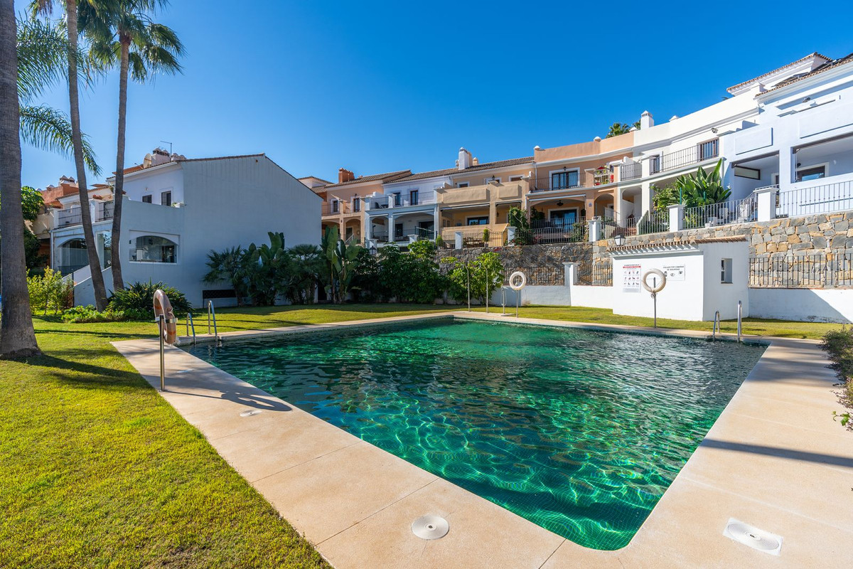 El Paraíso, Estepona