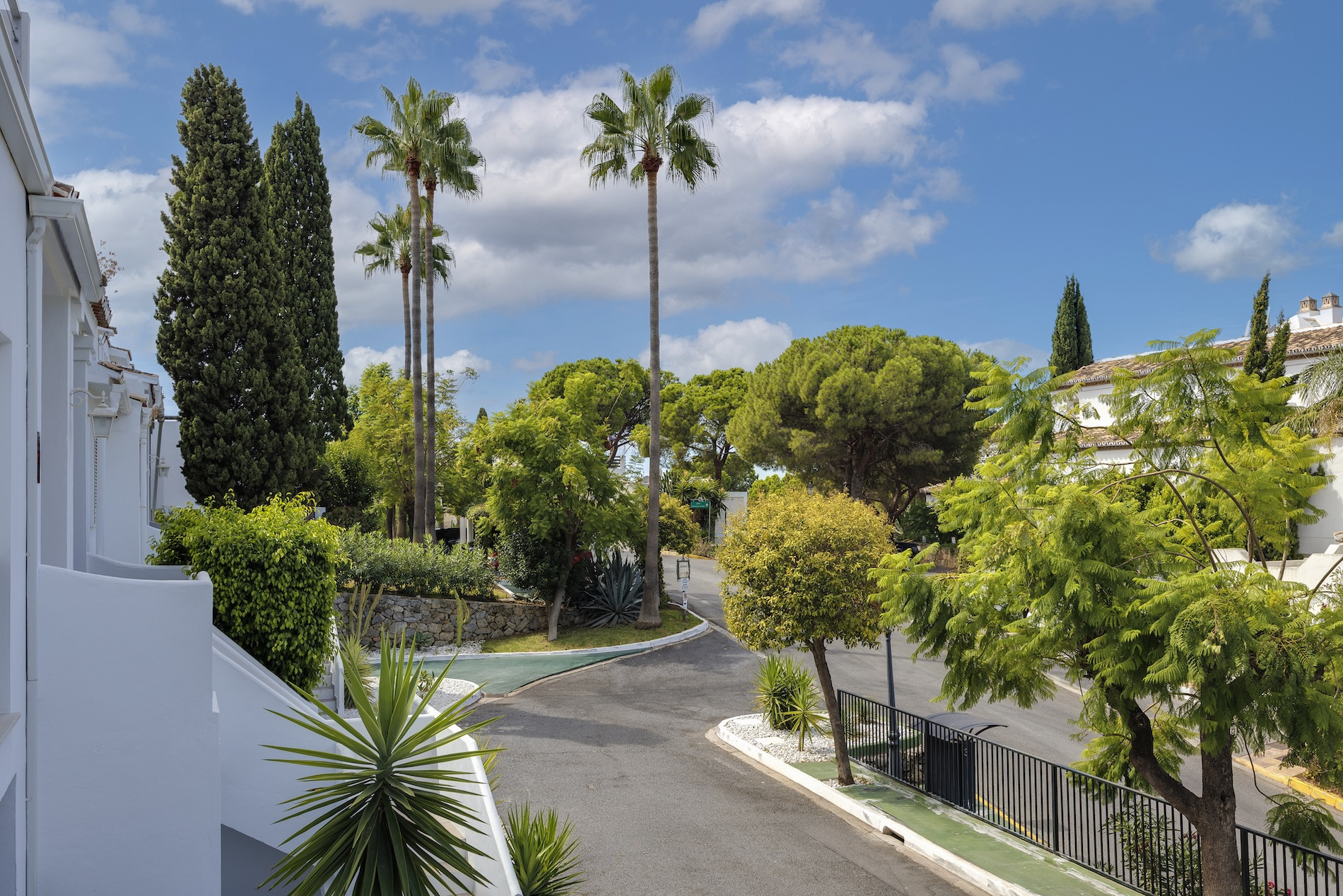 Nueva Milla de Oro, Estepona