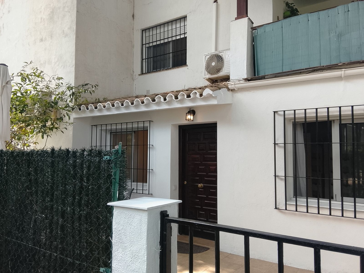 Nueva Milla de Oro, Estepona