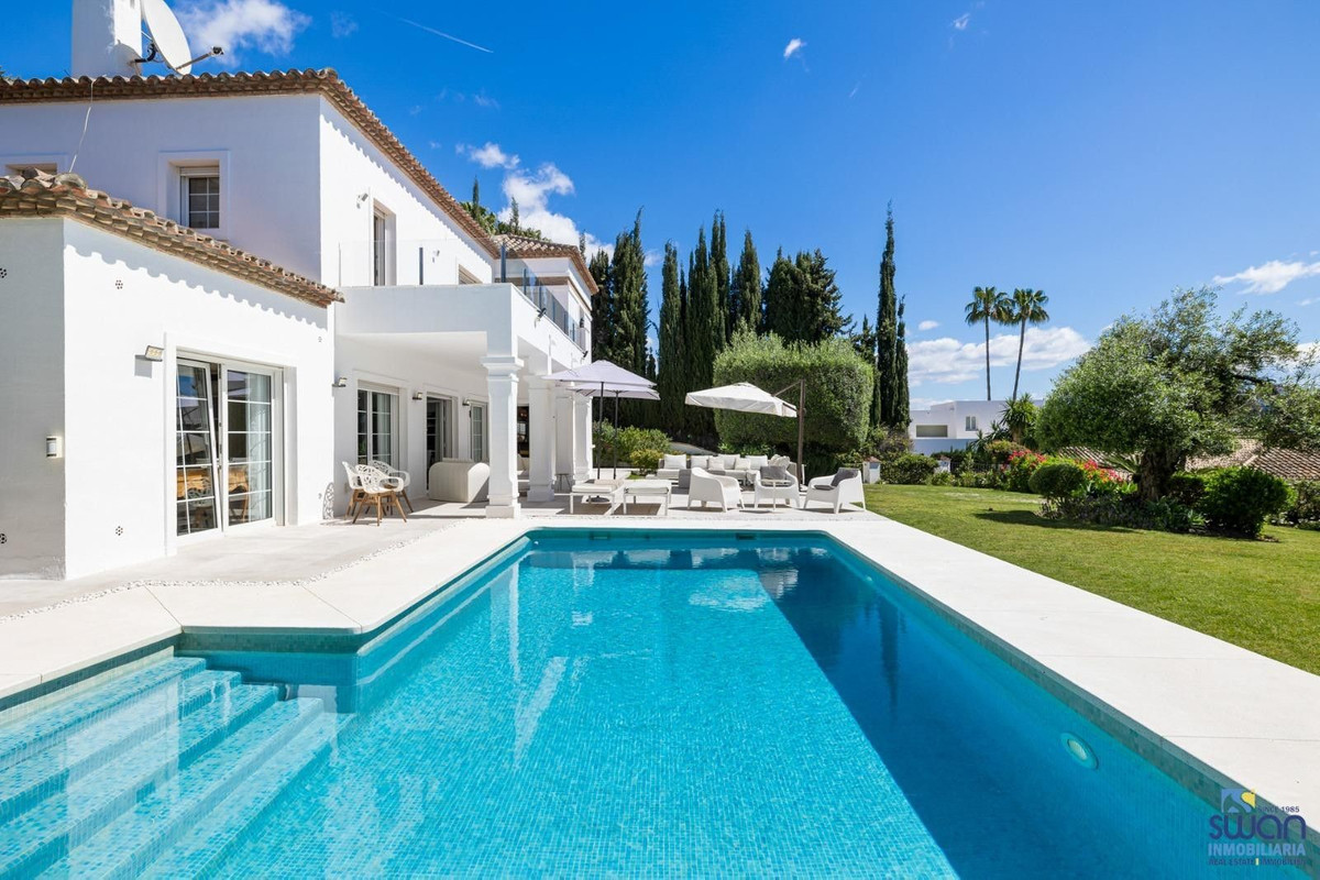 El Paraíso, Estepona